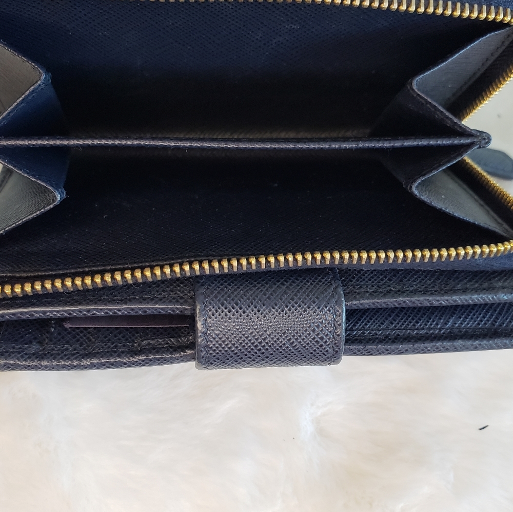 Prada Wallet - Picture 3 of 12